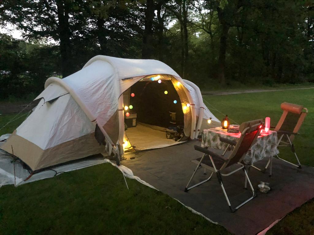 Tent 4 persoons opblaasbaar, Ophalen, Zo goed als nieuw