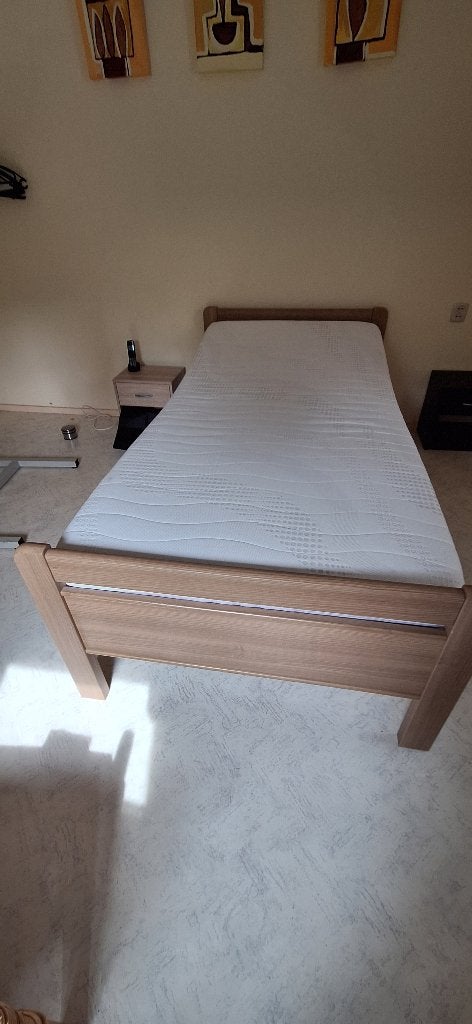 Senioren bed elektrisch verstelbaar met nette matras, Ophalen, Eenpersoons, 200 cm, Hout