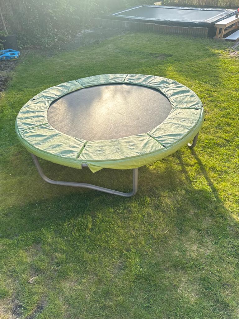 Gebruikte trampoline, rond, groen, Ophalen, Gebruikt