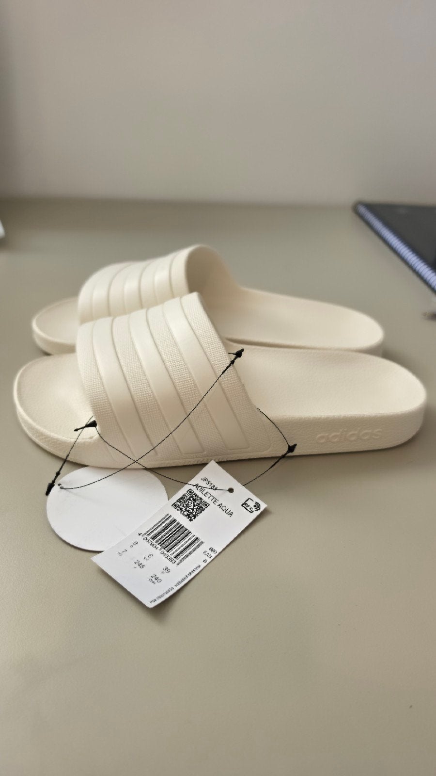 Adidas Adilette Aqua Slippers - Nieuw met label, Kleding | Dames, Slippers, Adidas, Nieuw, Ophalen of Verzenden