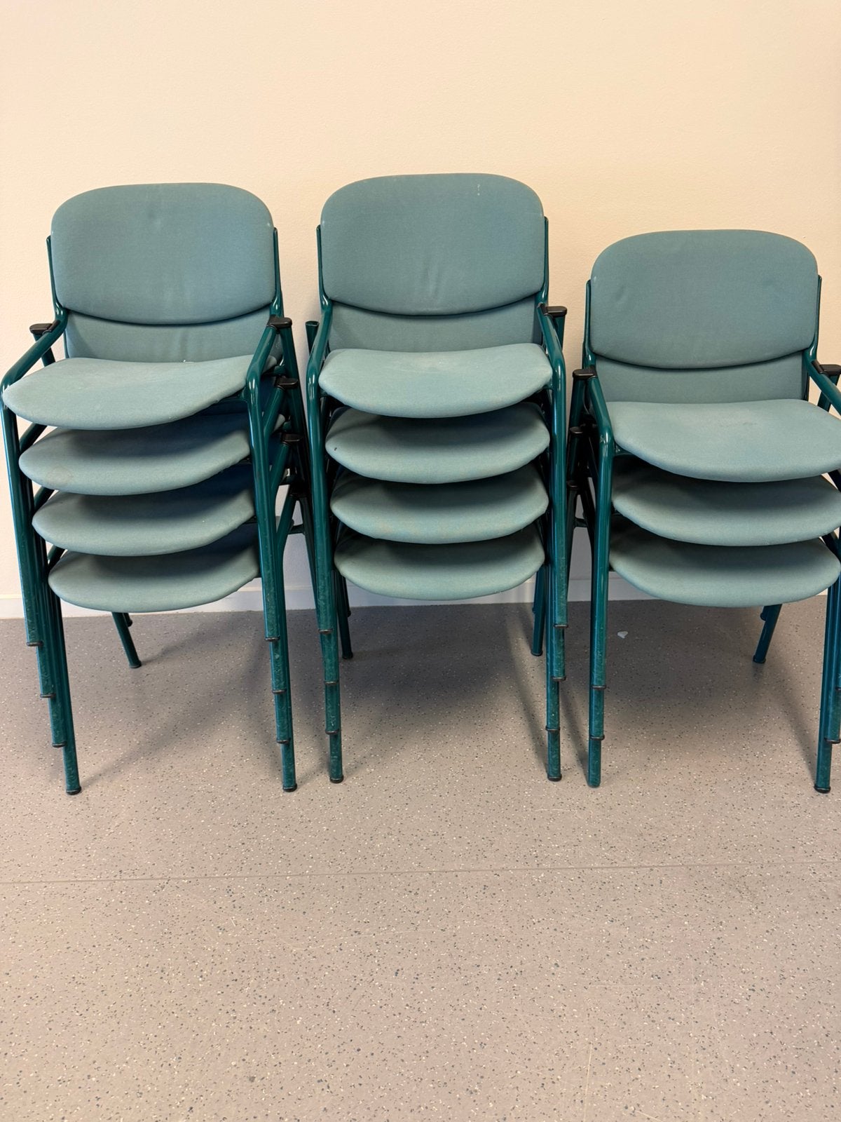 Kantine stoelen stapelbaar, Ophalen, Gebruikt