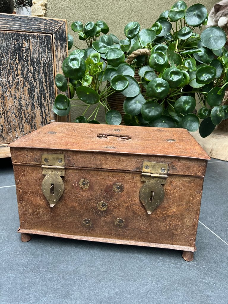India kist Indiase kist metaal handwerk, Huis en Inrichting, Woonaccessoires | Kisten, Minder dan 50 cm, Ophalen of Verzenden