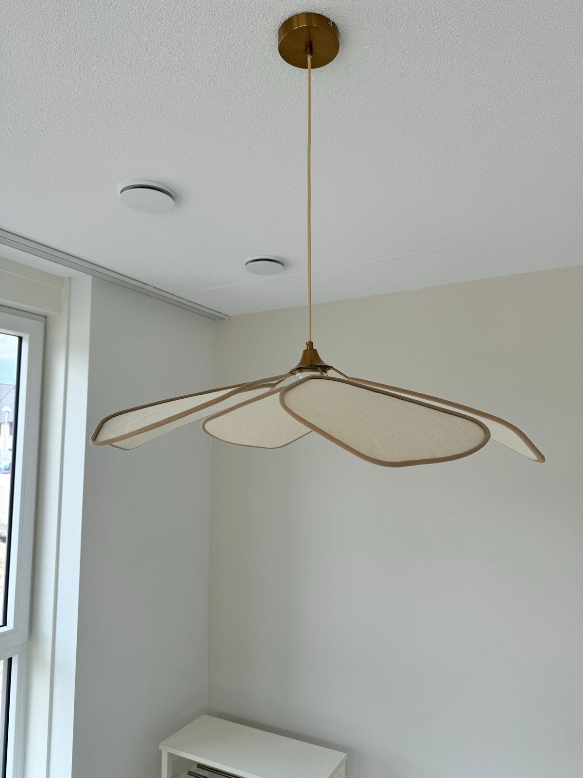 Sklum bloemvormige hanglamp, Huis en Inrichting, Ophalen, Zo goed als nieuw, Textiel, E27 (groot)