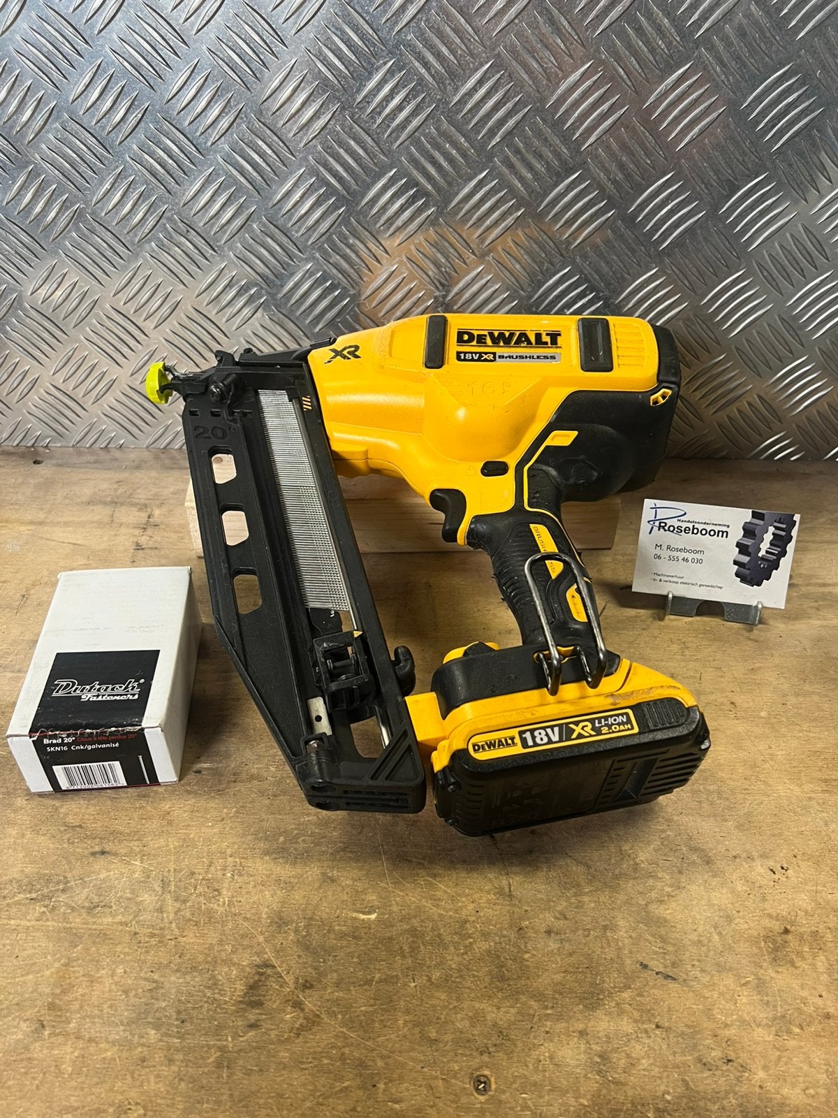 Dewalt accu tacker Dcn660 verwerkt Da brads 32 tm 64 mm, Gebruikt, Dewalt, Www.dewalt .com, Ophalen of Verzenden