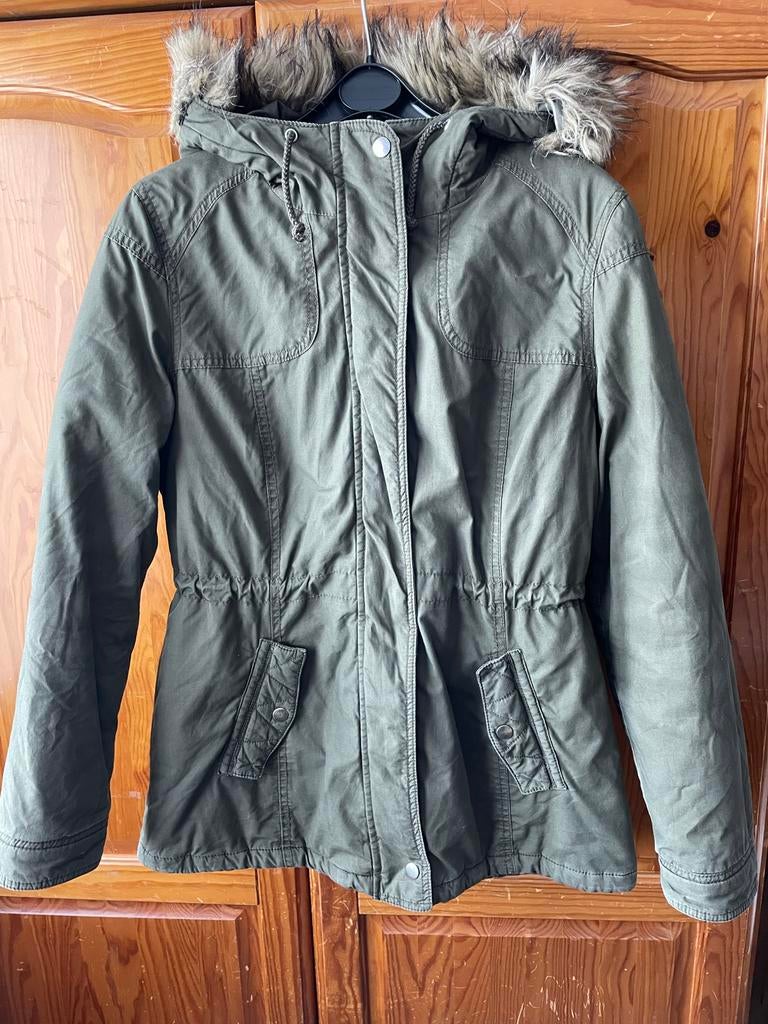 Groene parka jas met bontkraag - Maat M, Kleding | Dames, Jassen | Winter, Zo goed als nieuw, Maat 38/40 (M), Groen, Ophalen of Verzenden