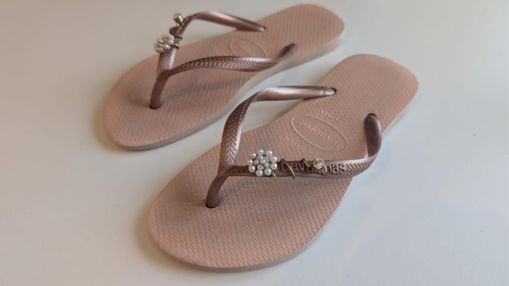 Meisjes slippers creme roze maat EU 35/36 met sierelement, Meisje, Overige typen, Ophalen of Verzenden, Zo goed als nieuw