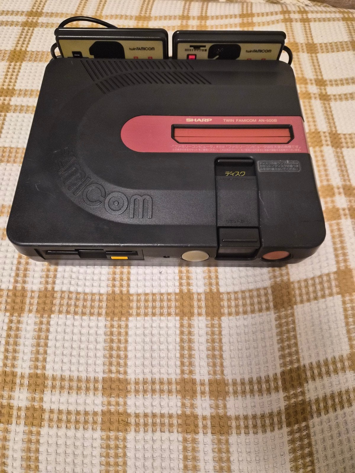 Sharp Twin Famicom AN-500B - Zeldzame Retro Console, Spelcomputers en Games, Spelcomputers | Nintendo NES, Gebruikt, Met 2 controllers