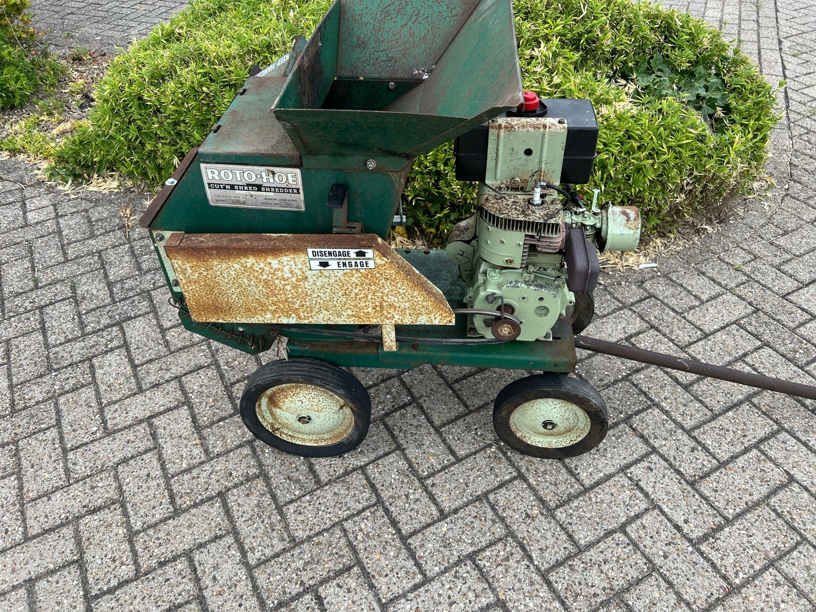 Roto-Hoe Cut'n Shred Shredder Model 550 - Benzine Hakselaar, Ophalen, Gebruikt, Benzine