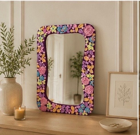 Spiegel met handgeschilderde, gestructureerde bloemenlijst., Huis en Inrichting, Woonaccessoires | Spiegels, Minder dan 50 cm