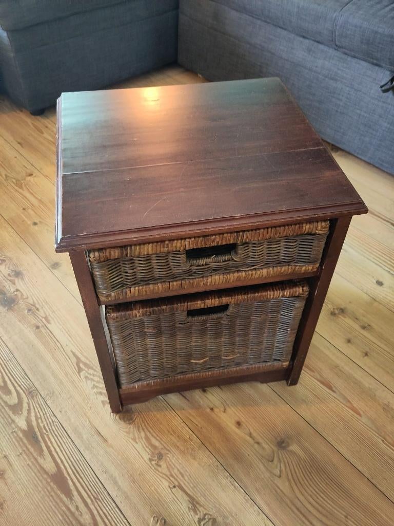 Nachtkastje, Huis en Inrichting, Slaapkamer | Nachtkastjes, Ophalen, Gebruikt, Minder dan 45 cm, 55 tot 70 cm
