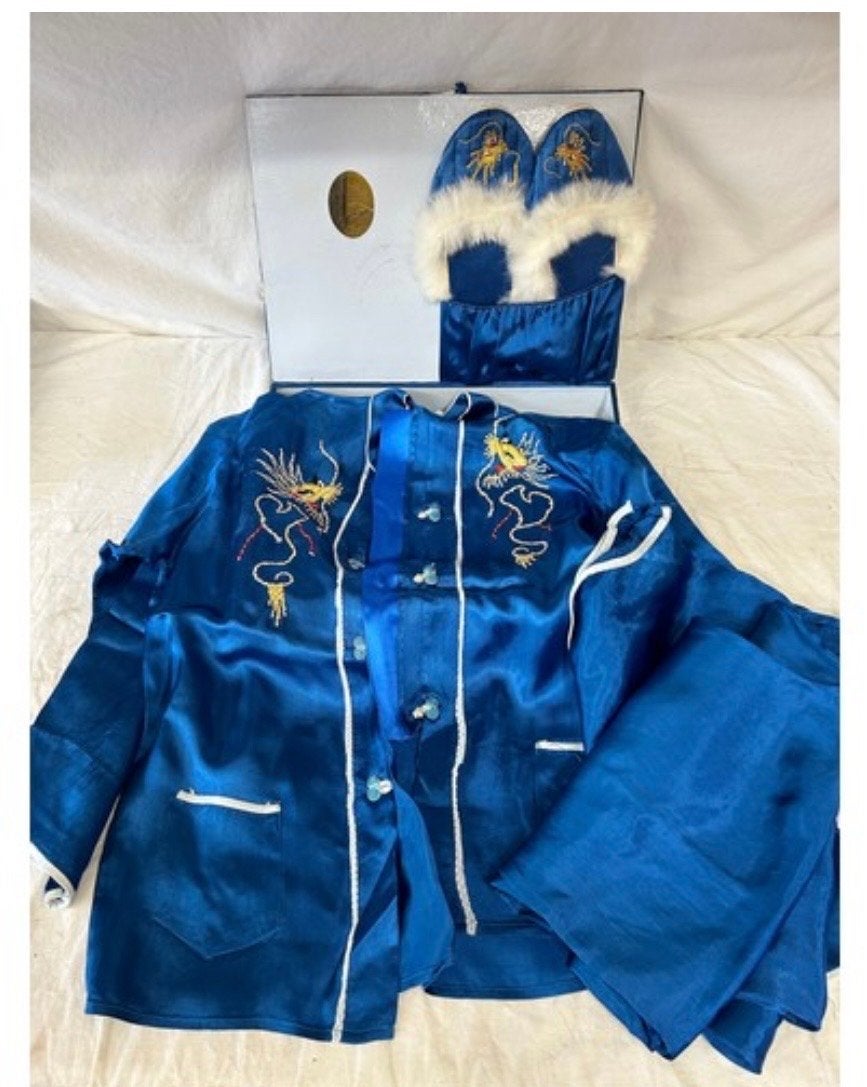 Vintage Chinese zijden pyjama set met drakenborduurwerk, Ophalen of Verzenden, Zo goed als nieuw, Maat 38/40 (M)