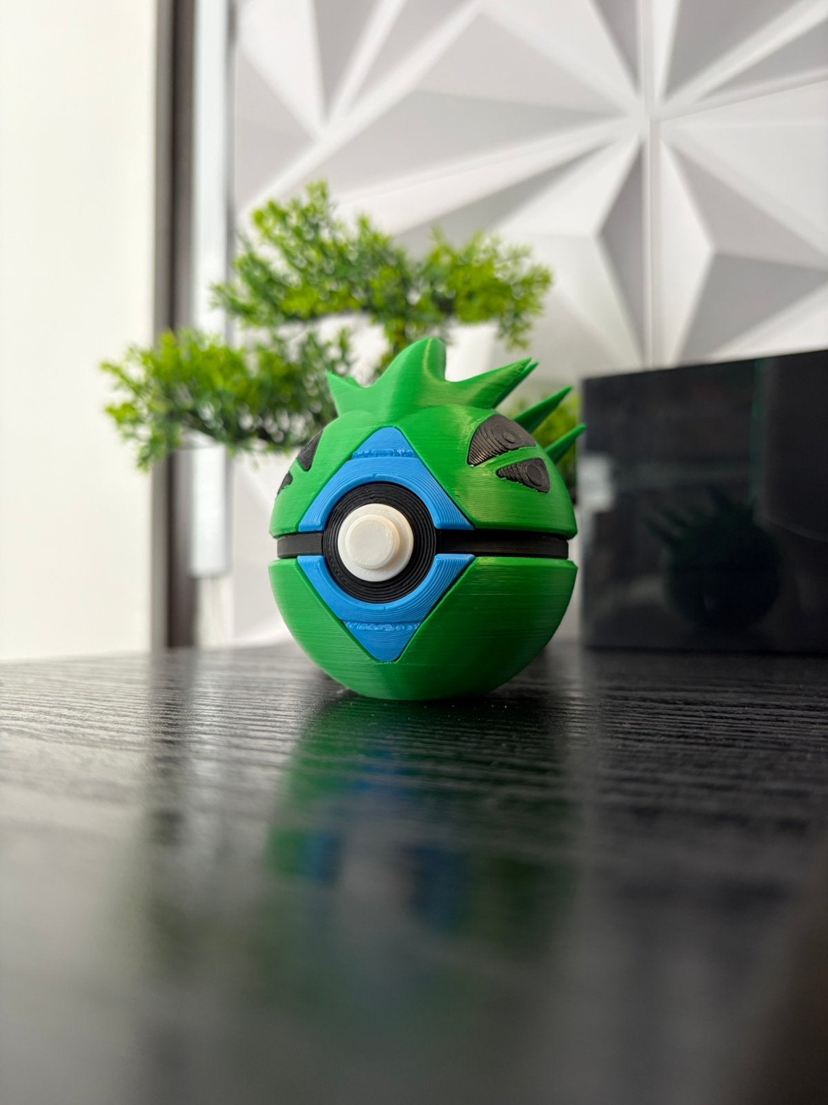 Tyranitar Pokeball, Ophalen of Verzenden, Zo goed als nieuw