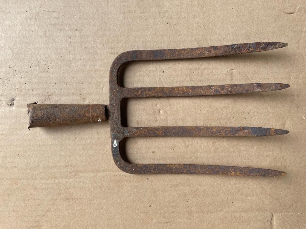 Oud Hollandsch gereedschap, GESMEDE SPITVORK, Ophalen, Gebruikt