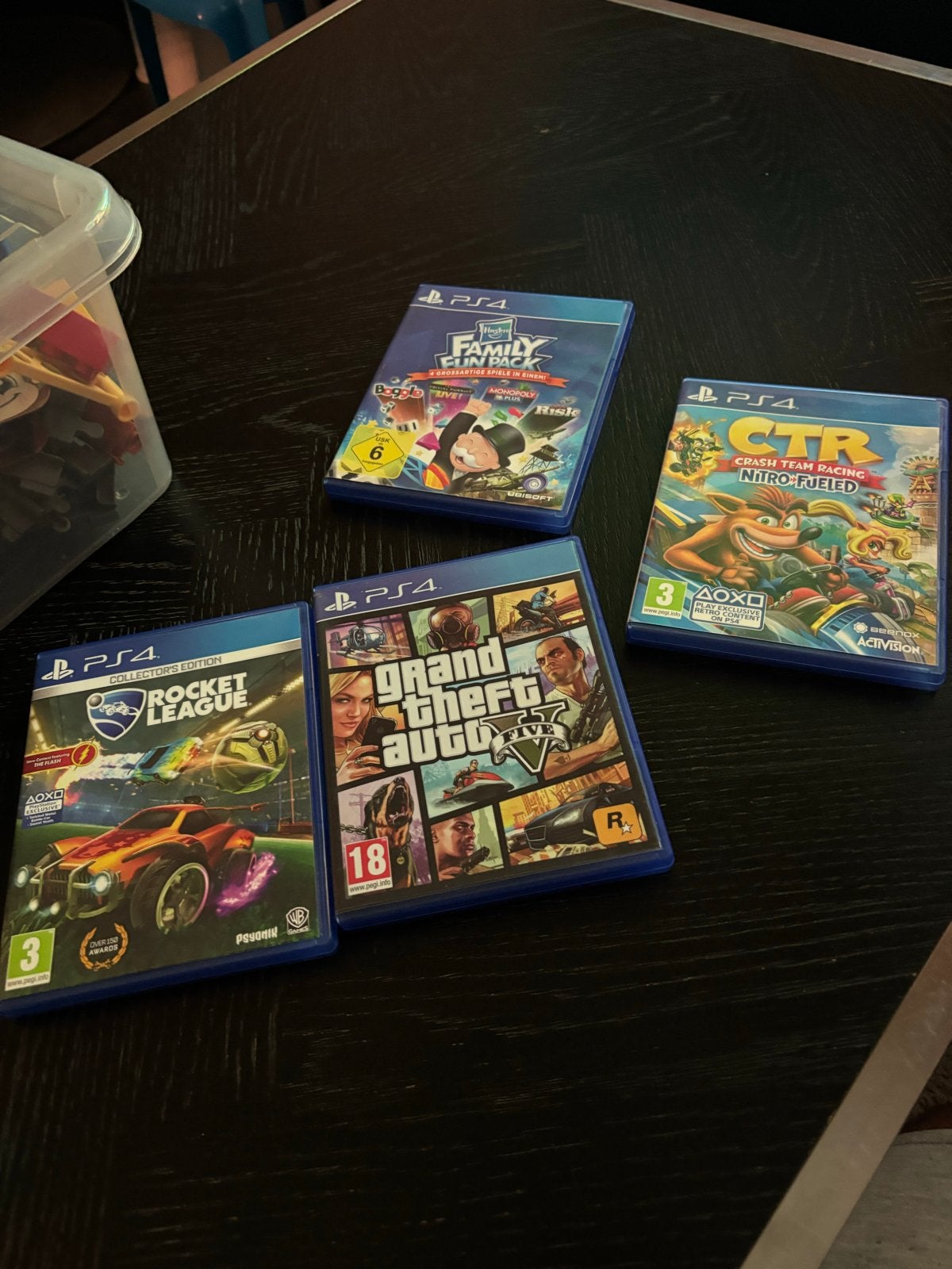 PS4 Games: GTA V, Rocket League, CTR, Family Fun Pack, Gebruikt, Vanaf 18 jaar, Overige genres, Eén computer