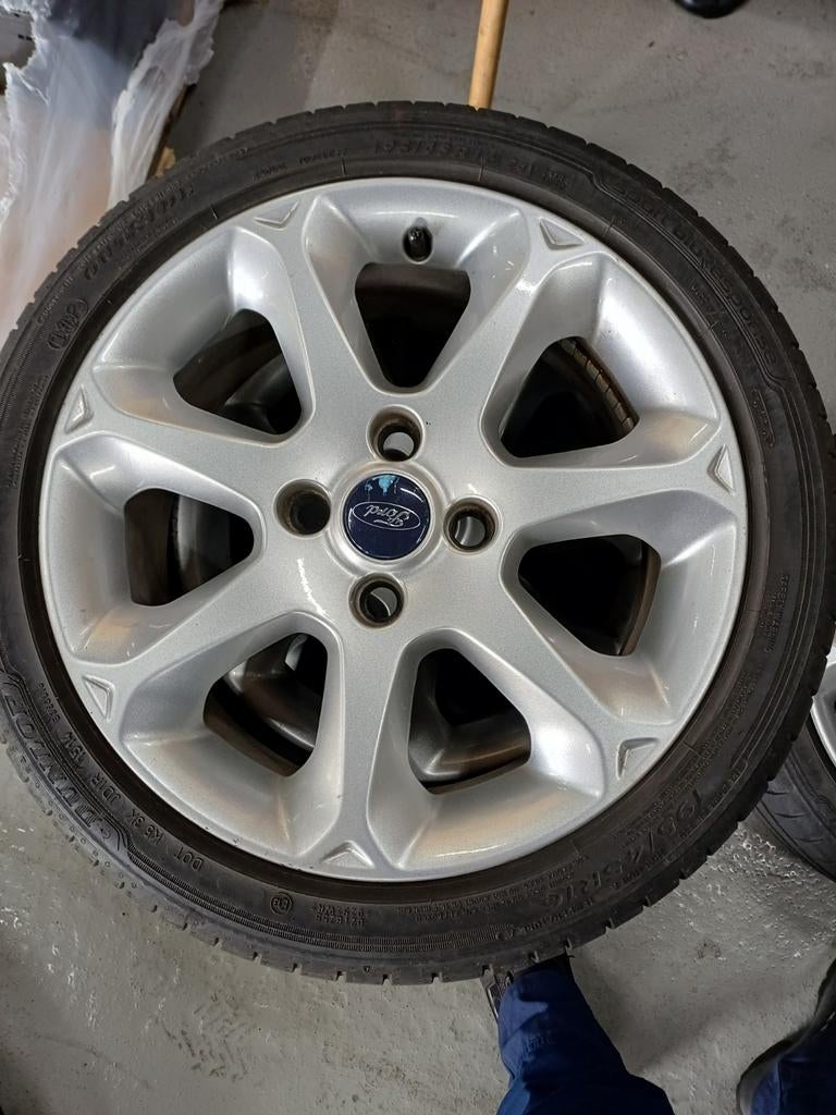 Velgen 16inch  4x inclusief banden ford fiesta 195/45R16, Auto-onderdelen, Banden en Velgen, Ophalen, 15 inch, Zomerbanden