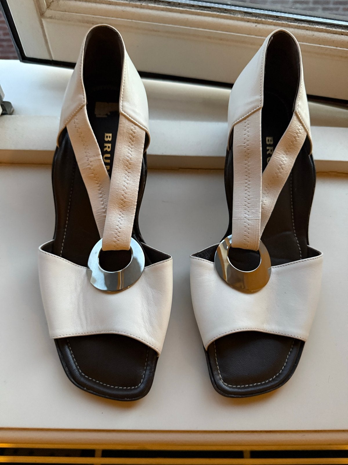 Brunate sandalen maat 39 - Zo goed als nieuw, Ophalen of Verzenden, Zo goed als nieuw, Wit, Sandalen of Muiltjes
