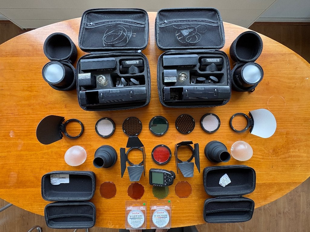 Two Godox AD200 PRO flashes + Round Flash Heads + Accessory, Audio, Tv en Foto, Fotografie | Flitsers, Ophalen of Verzenden, Zo goed als nieuw