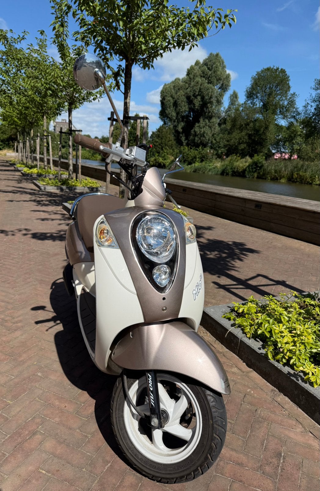 SYM Mio 50cc 2018 | 25 km/h | Blue Plate | 2 Helmets, Fietsen en Brommers, Scooters | SYM, Zo goed als nieuw, Benzine, 50 cc, Maximaal 25 km/u