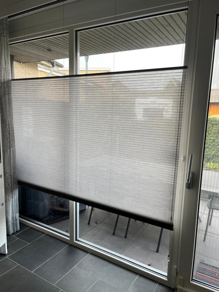 Verstelbare luxaflex 2x, Ophalen, Gebruikt, 200 cm of meer, Grijs