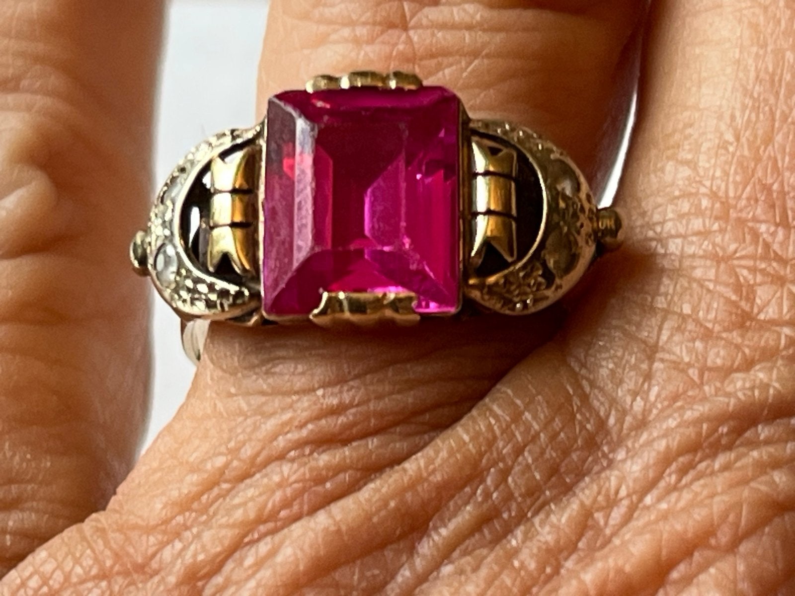 Art Deco Gouden Ring met Robijn en Roosdiamant, Sieraden, Tassen en Uiterlijk, Verzenden, Zo goed als nieuw, 17 tot 18, Met edelsteen