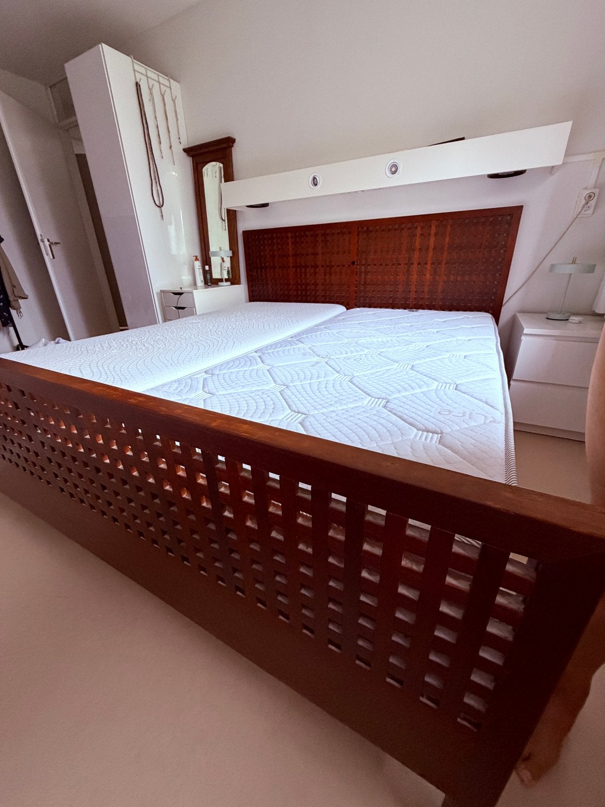 Ledikant Bedframe 180x200 Hout - Exclusief Matrassen, Ophalen, Gebruikt, Bruin, Modern klassiek