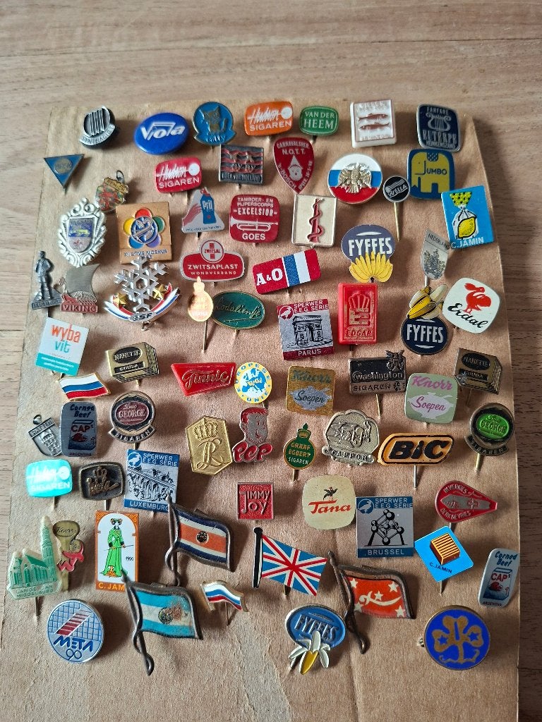 Oude speldjes Nederlandse reclames, Verzamelen, Ophalen of Verzenden, Gebruikt, Overige onderwerpen, Speldje of Pin