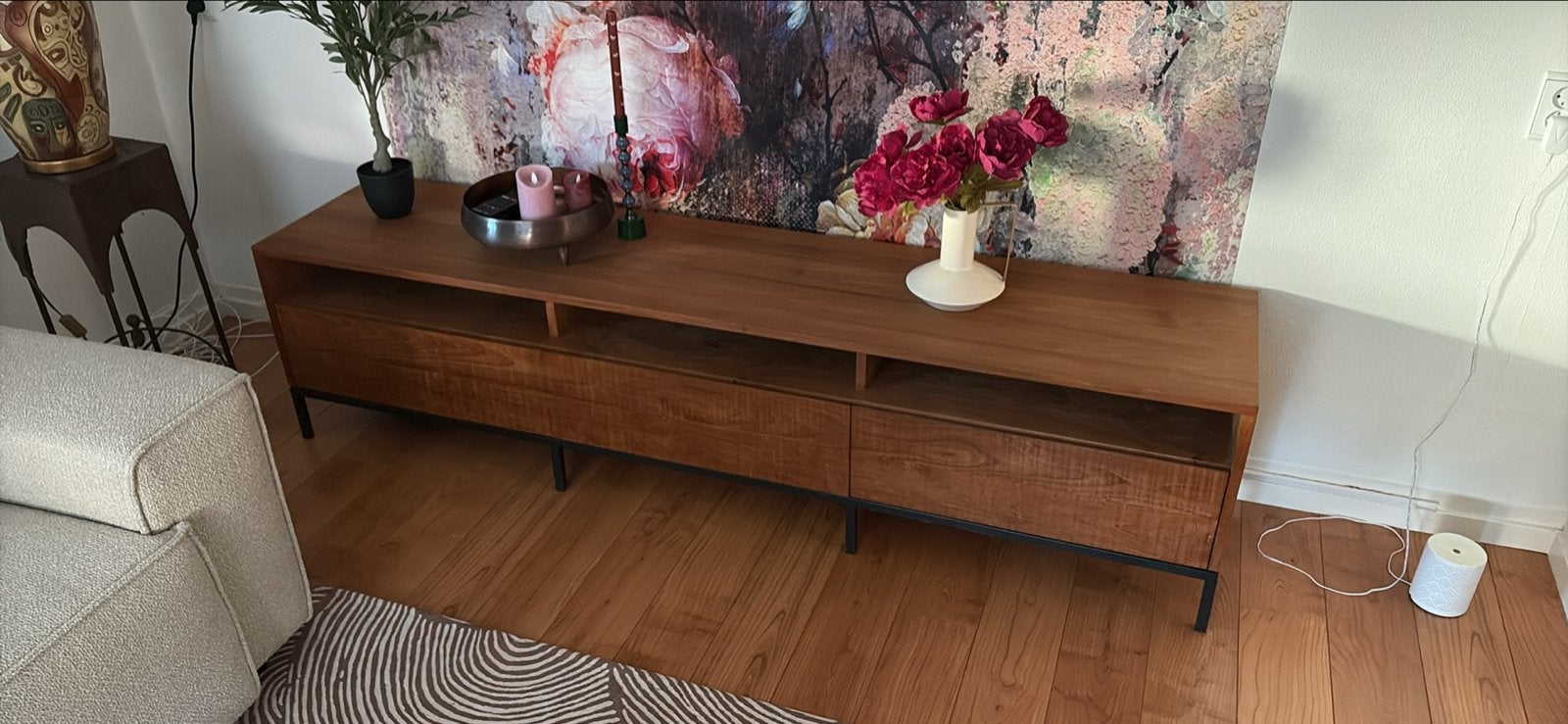 Teakhouten TV-meubel met metalen onderstel, Huis en Inrichting, Gebruikt, Teakhout, Ophalen of Verzenden, 200 cm of meer