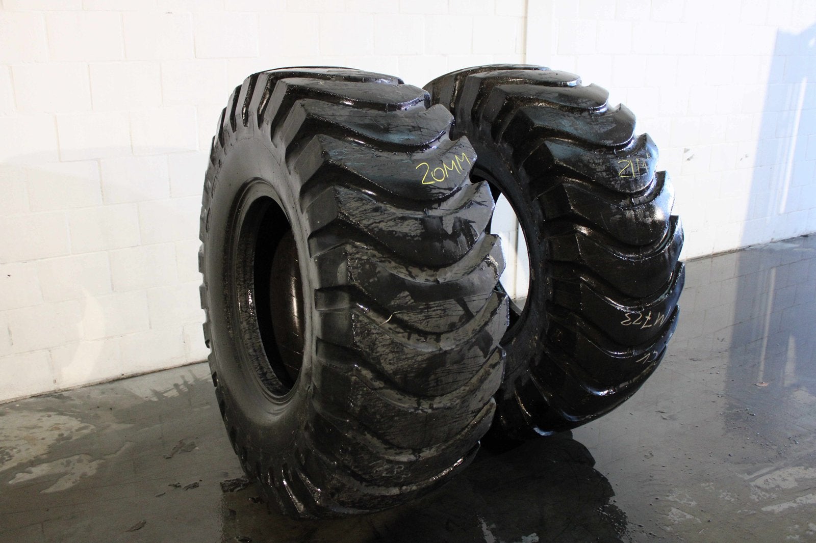 20.5r25 Michelin XR l3 wielladerband 2 stuk topstaat, Ophalen