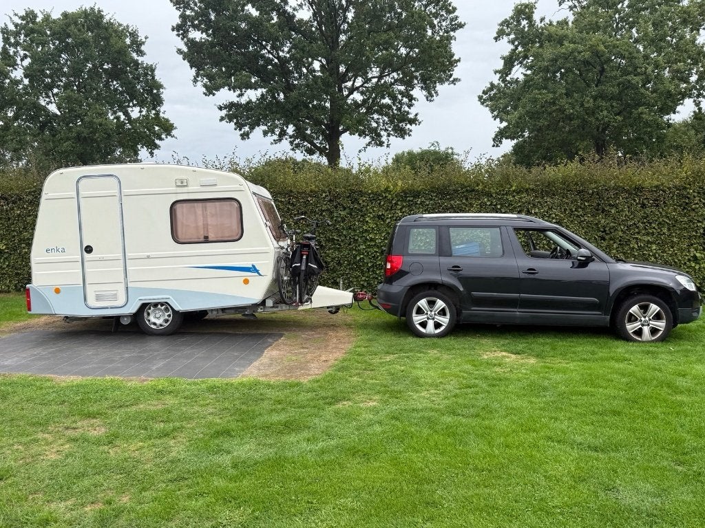 Predom 126 - Lichte caravan met voortent en luifel, Vast bed, Kleine zit, Tot en met 3, Particulier