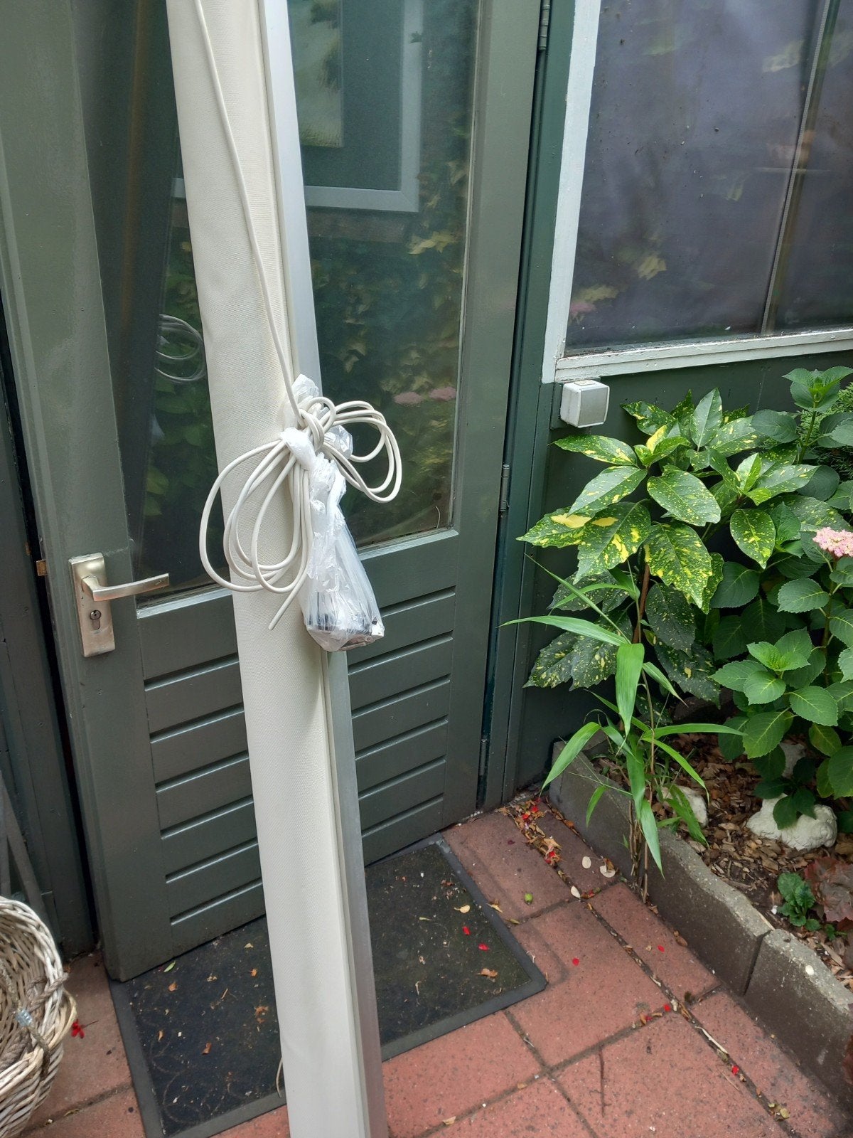 Zgan elektrische screen, 150 tot 300 cm, Ophalen, Zo goed als nieuw, Elektrisch