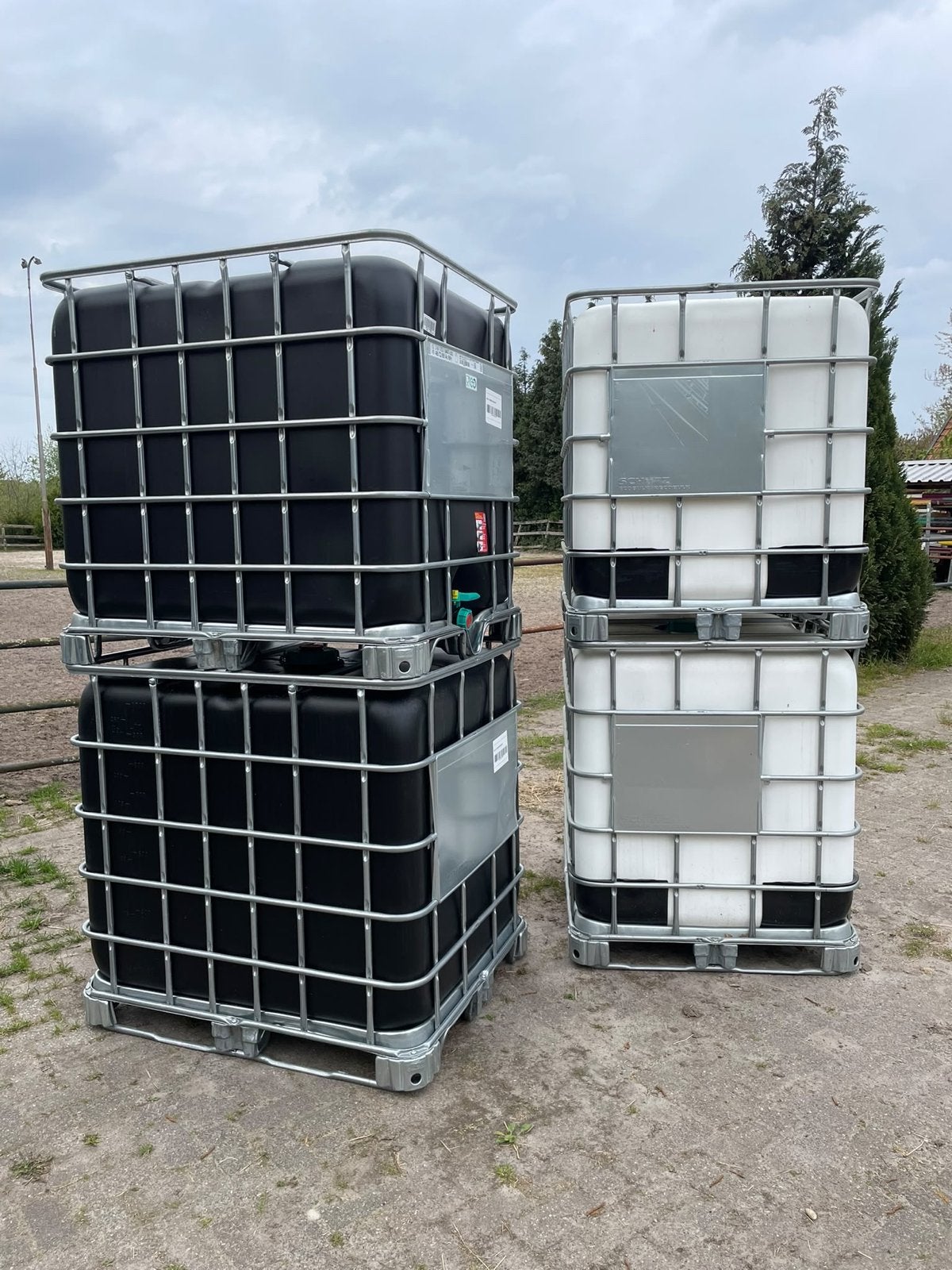 IBC - 1000 liter (zwart), Ophalen, Kunststof, Met kraantje, 150 liter of meer
