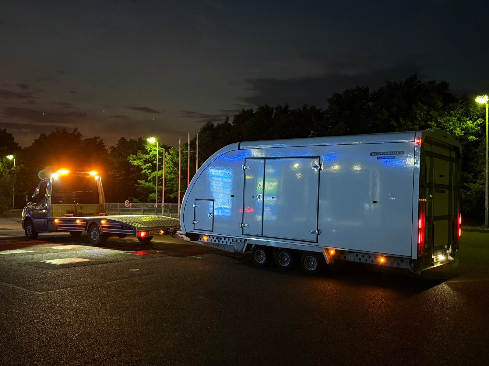 Sleepdienst Pechhulp Autotransport en machine transport, Chauffeursdiensten