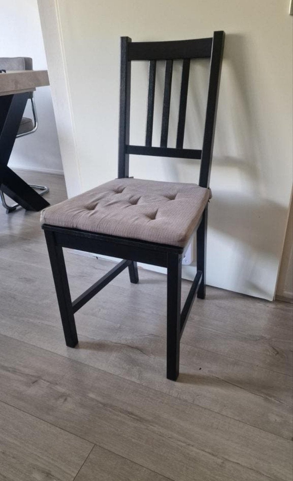 2 identieke eetkamerstoelen ikea, Huis en Inrichting, Gebruikt, Twee, Zwart, Ophalen of Verzenden