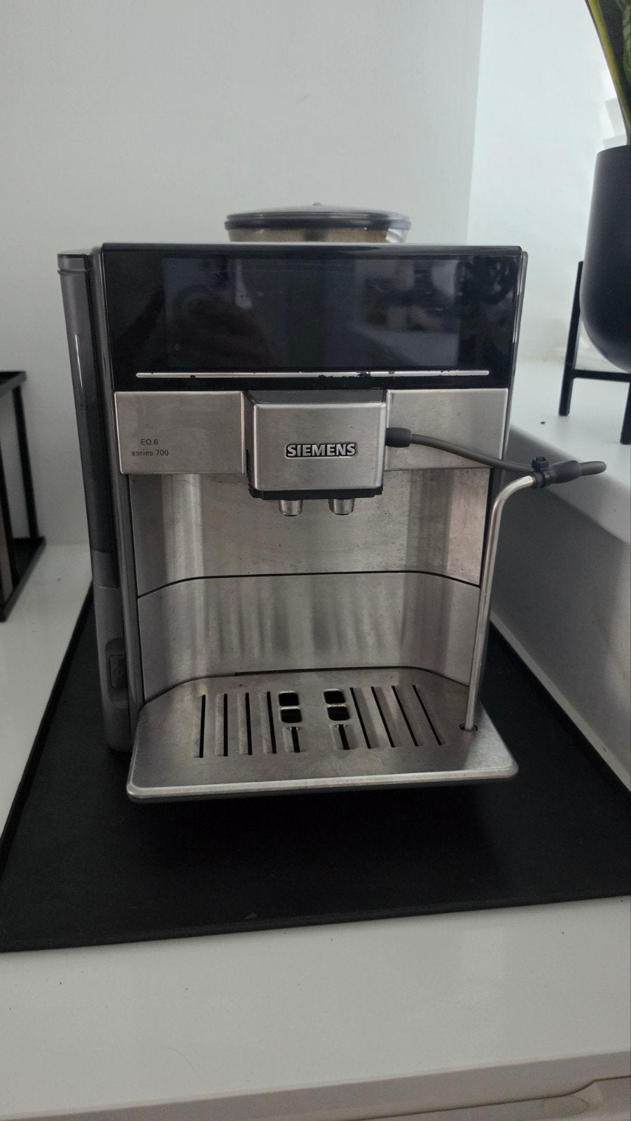 Siemens EQ.6 serie 700., 10 kopjes of meer, Ophalen of Verzenden, Zo goed als nieuw, Koffiemachine