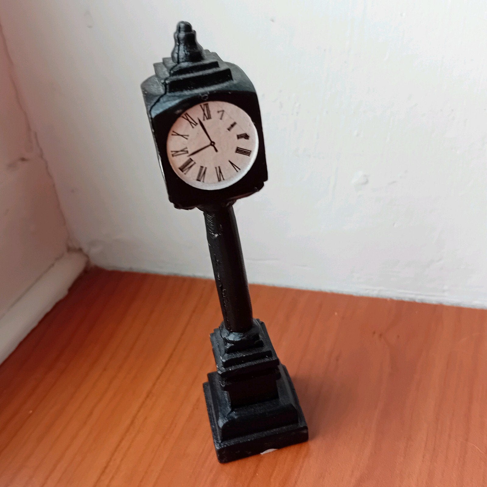 Lemax klok, Lemax figuur voor Kerstdorp, Diversen, Ophalen of Verzenden