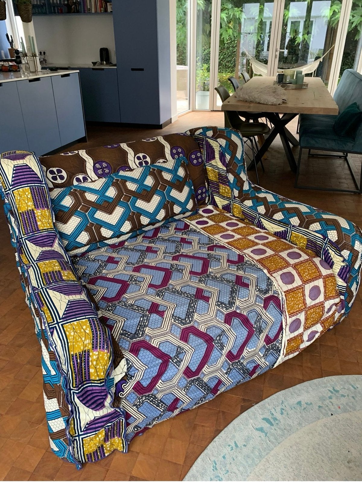 Loveseat Linteloo met Vlisco stof, Ophalen, Zo goed als nieuw, 100 tot 125 cm, Stof