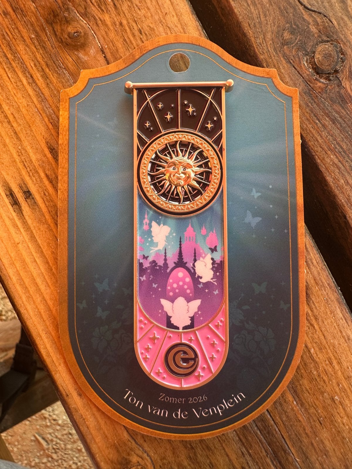 Efteling Zomervaandel Pin Droomvlucht teruil, Verzamelen, Efteling, Ophalen of Verzenden, Nieuw, Button of Speldje