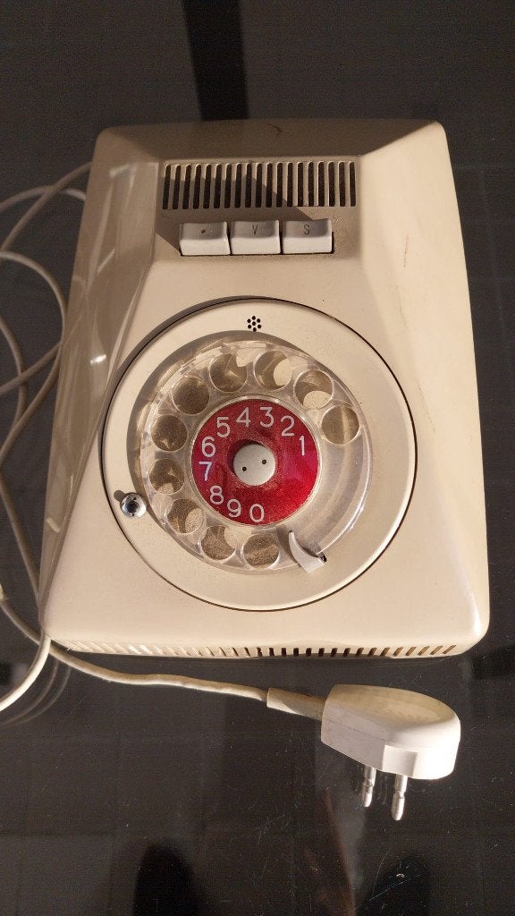 2 telefoons en 2 telefoonverlengsnoer kabelhapsels 4-pins, Ophalen, Gebruikt