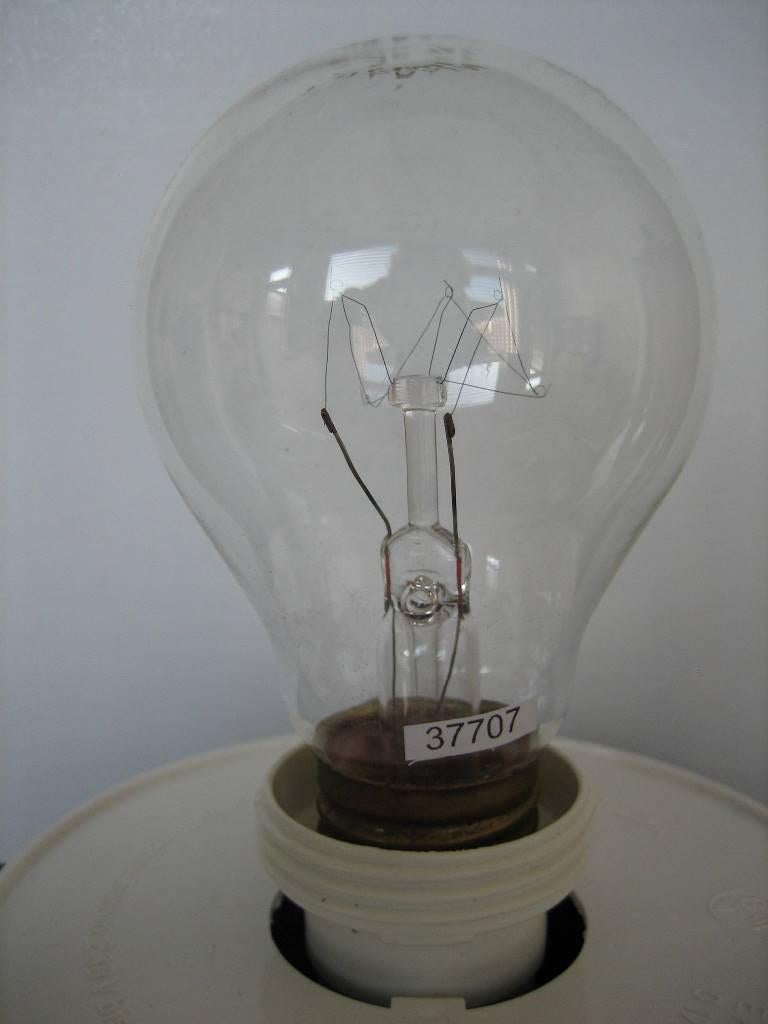 Vintage gloeilamp Radium 235V 25W, Ophalen of Verzenden, Gebruikt, Overige fittingen, Gloeilamp