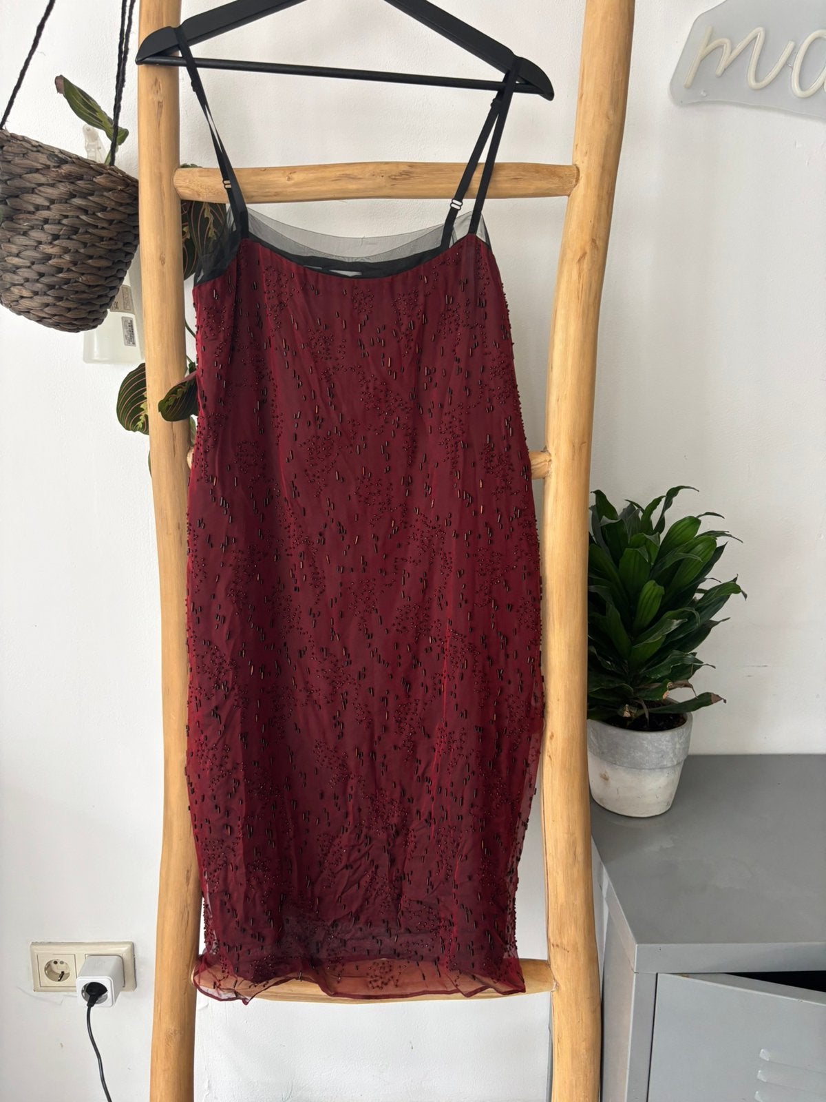 Vintage DKNY zijden kralenjurk | Bordeaux | Maat 4 (S/M), Maat 38/40 (M), Ophalen of Verzenden, Zo goed als nieuw, Rood