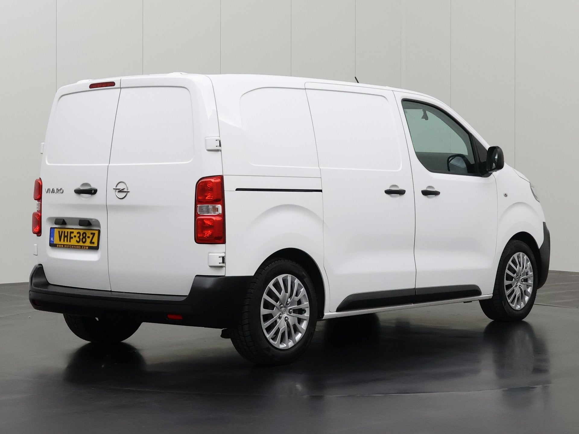 Opel Vivaro 1.5CDTI L1H1 Edition | Kastinrichting | Airco |, Dealer onderhouden, 4 cilinders, Leder en Stof, Wit