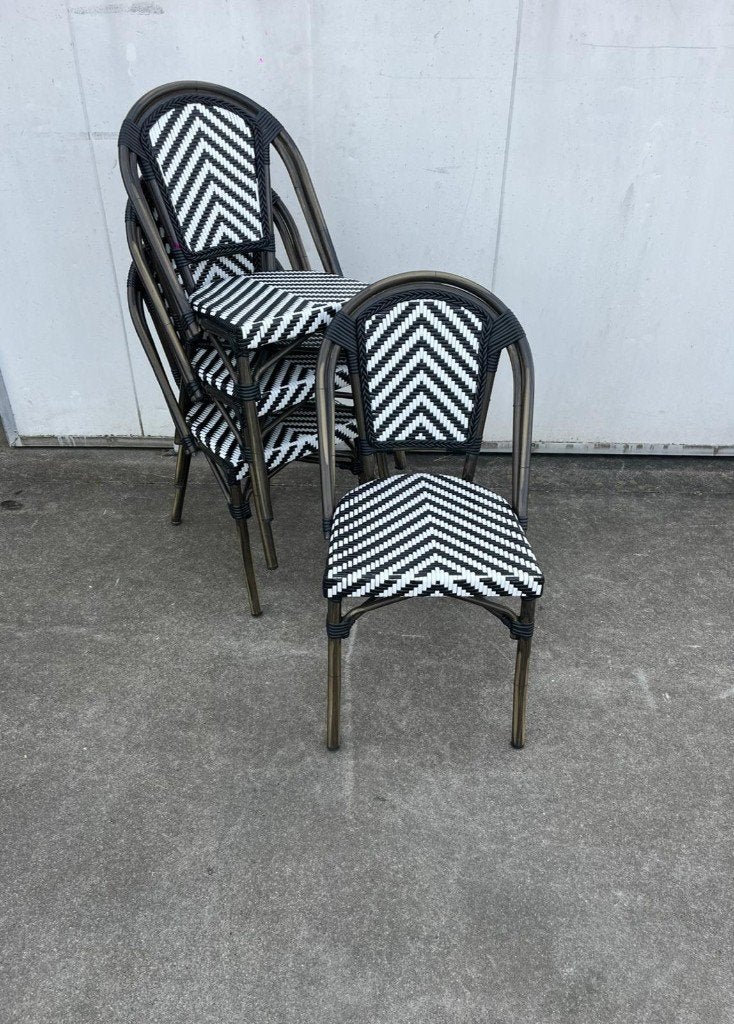 6 stuks horeca bistro terrasstoelen stapelbaar zwart wit, Huis en Inrichting, Ophalen, Wit, Zo goed als nieuw, Kunststof