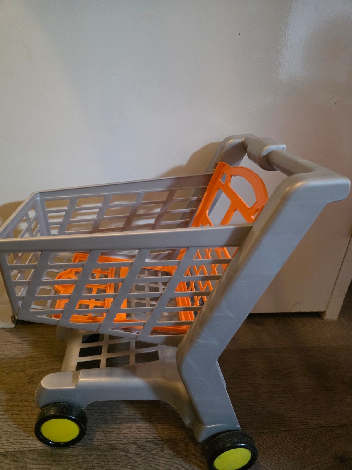 Speelgoed Winkelwagentje - Grijs met Oranje accenten, Ophalen of Verzenden, Gebruikt, Jongen of Meisje