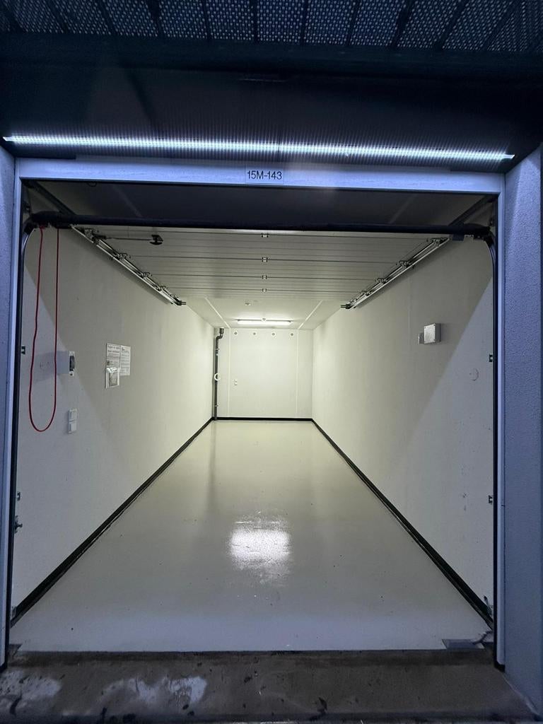 Beveiligde opslag/werkruimte te huur 21m2 te Amersfoort, Ophalen