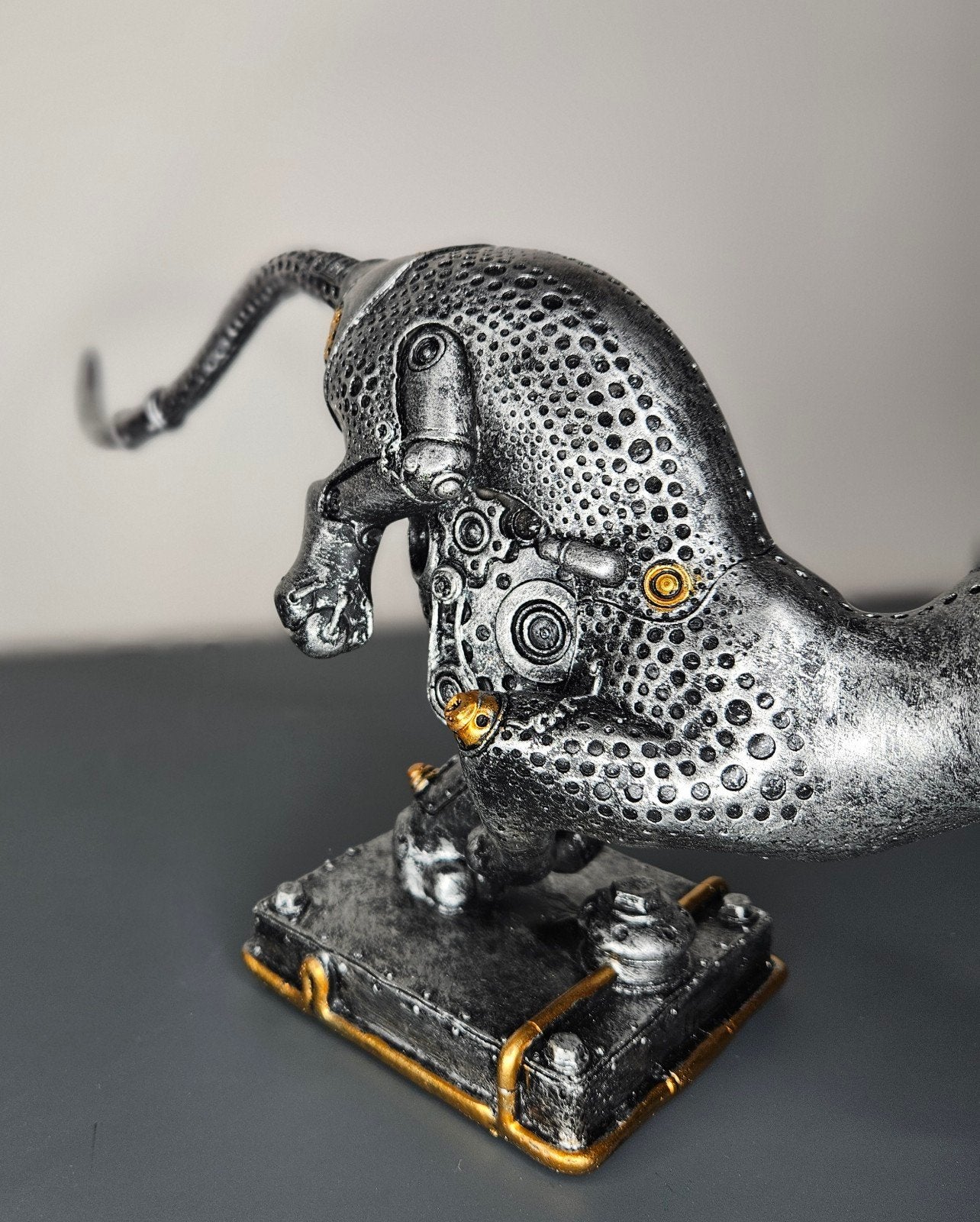 Beeldje, Steampunk "Cheetah" H.17cm, Ophalen of Verzenden, Nieuw, Dier