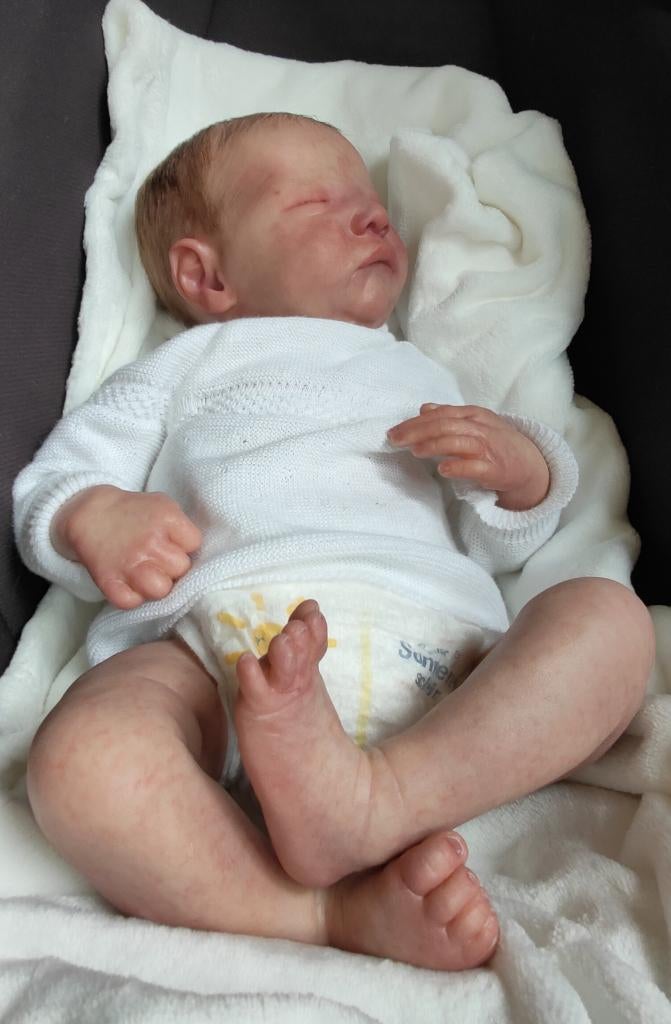 Reborn Baby Levi by Bonnie Brown, Ophalen of Verzenden, Zo goed als nieuw, Babypop, Levensecht of Reborn