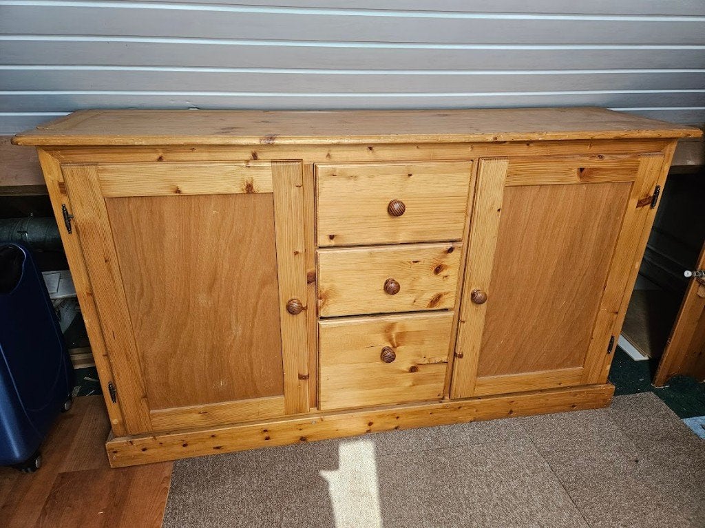 houten dressoir met beschadiging en verkleuring € 10, Ophalen, Gebruikt, Grenenhout, 25 tot 50 cm
