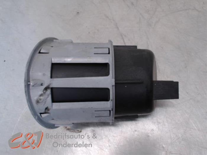 Bekerhouder van een Peugeot Partner, Gebruikt, -, -, Ophalen of Verzenden