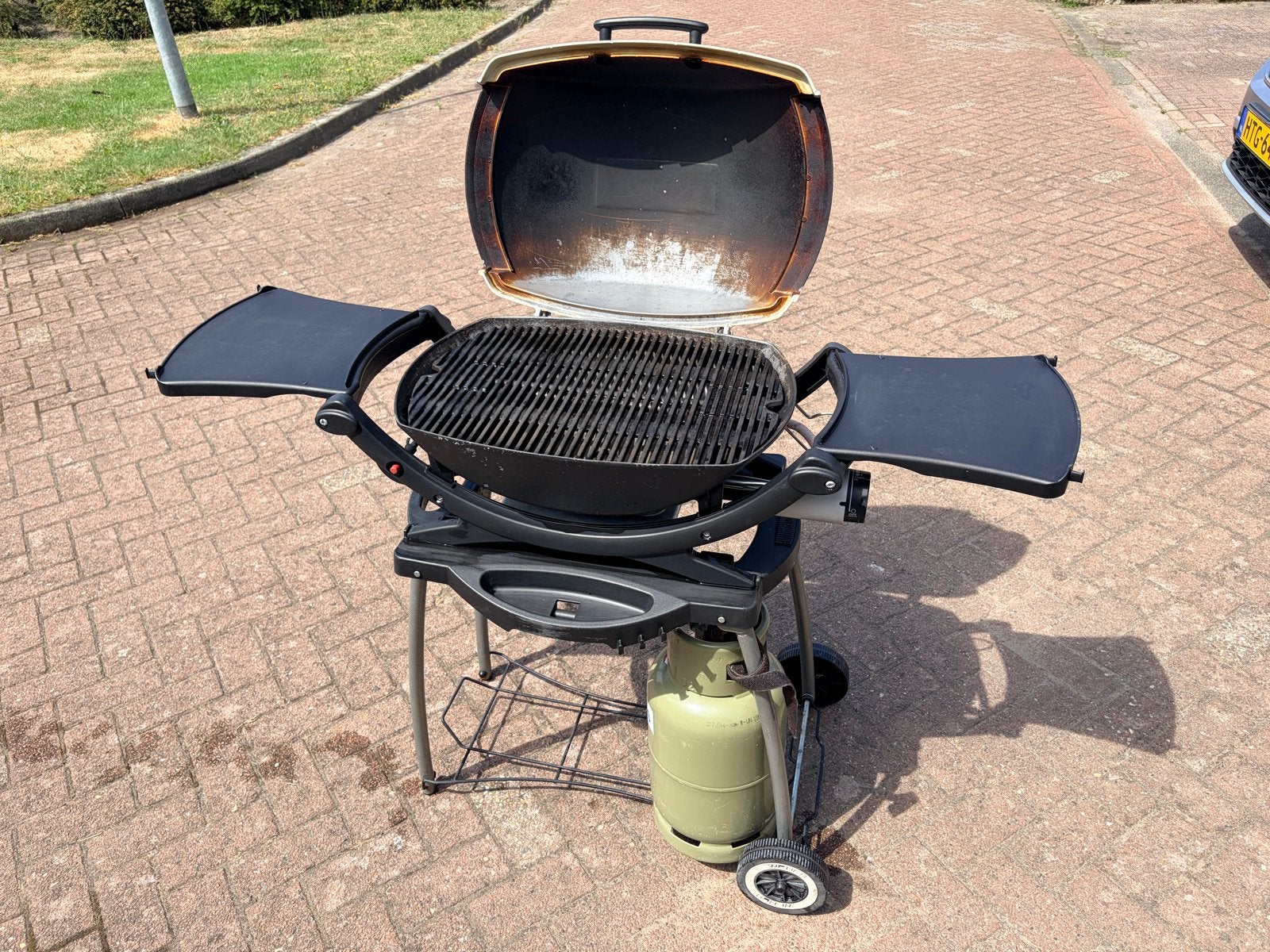 Weber Q2000 Gasbarbecue met onderstel, Ophalen of Verzenden, Gebruikt