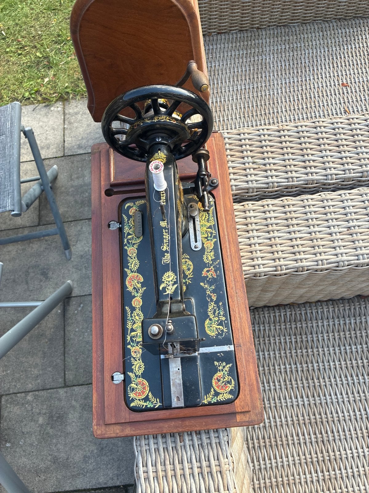 Antieke Singer Naaimachine met Houten Kap, Ophalen